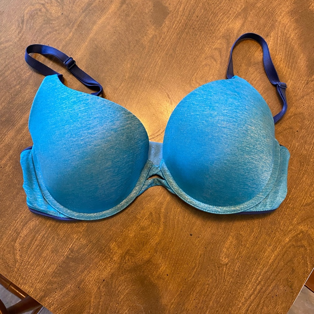 Victoria’s Secret 34D